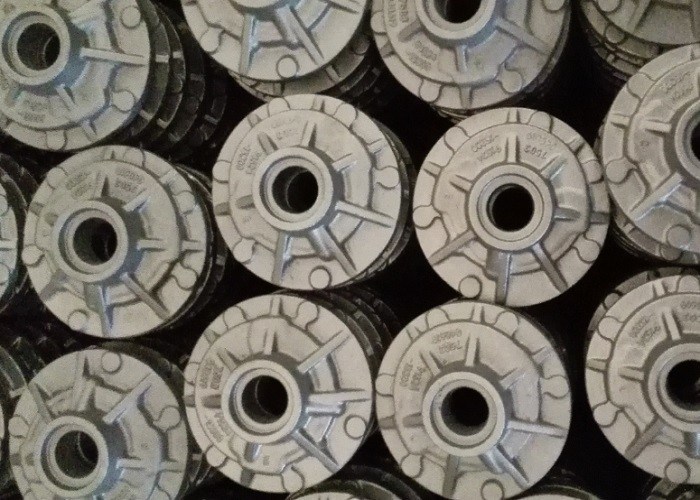 OEM High Quality Sand Cast Iron Wheeled Excavators Rear Hub Parts for Engineering Machinery
