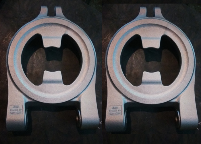 OEM Sand Casting Cast Iron Parts Link With Smooth Surface For Agricultural Machinery